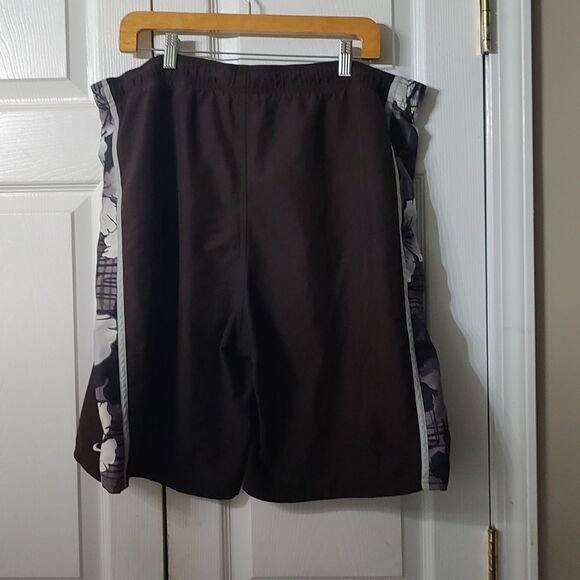 Nike mens black gray side floral panel bathing suit swim trunks Sz XL - Picture 2 of 4